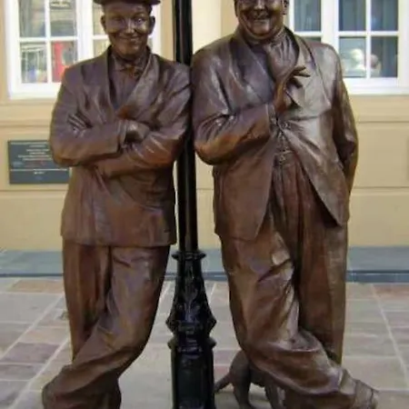 Modern 3 Bed Barn Conversion In *