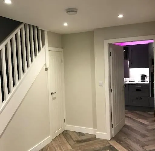 Modern 3 Bed Barn Conversion In