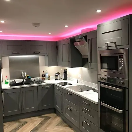 Modern 3 Bed Barn Conversion In *