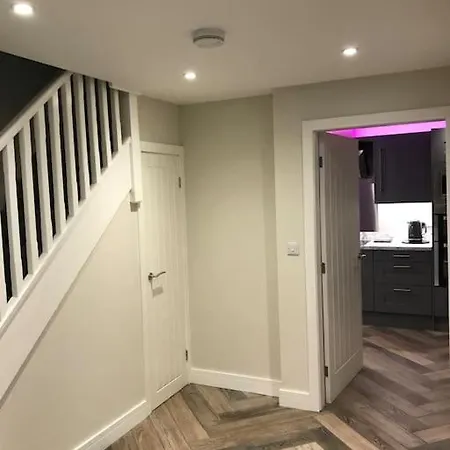 Modern 3 Bed Barn Conversion In